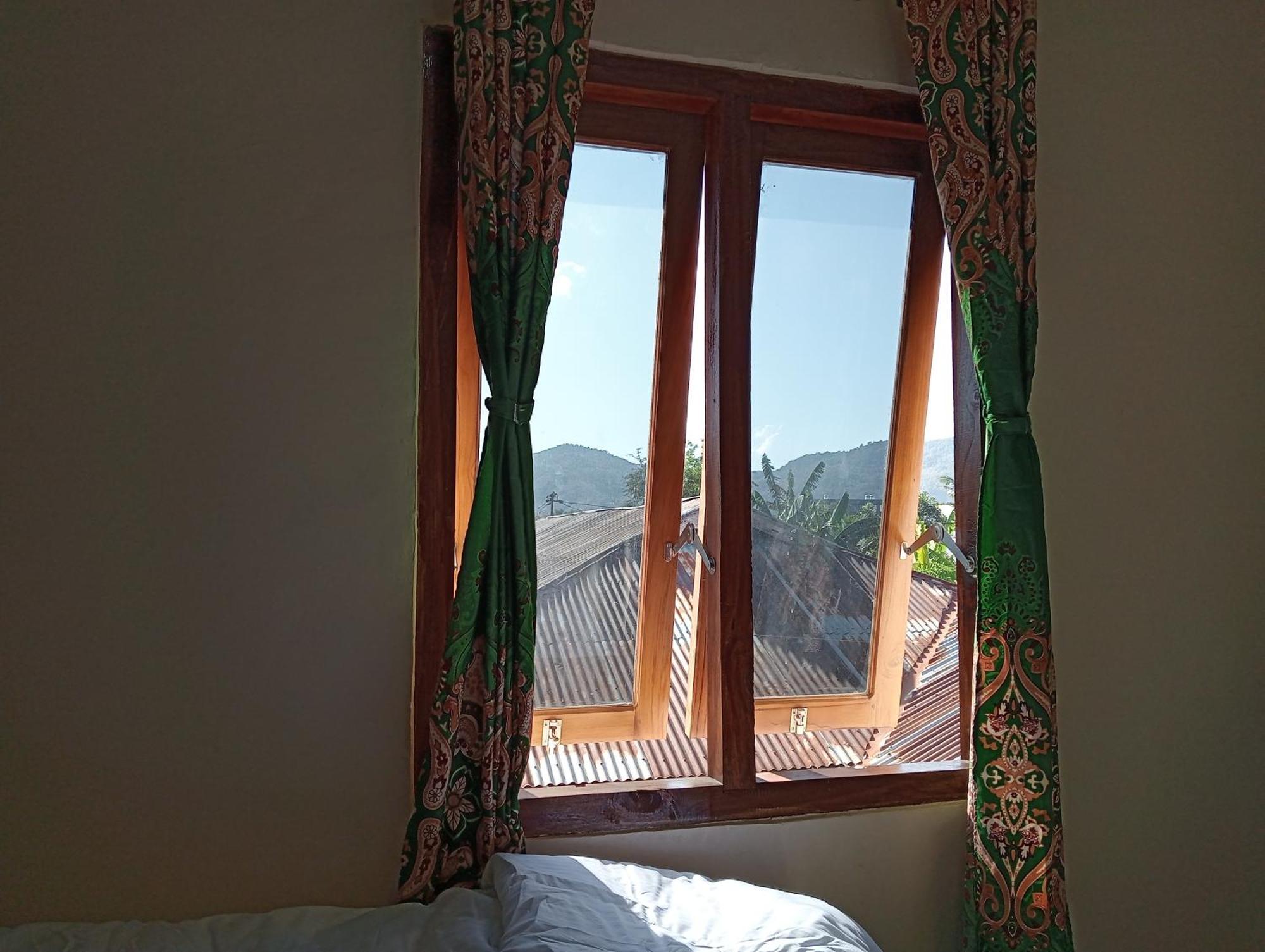 Yusilver Guest House Labuan Bajo Ngoại thất bức ảnh